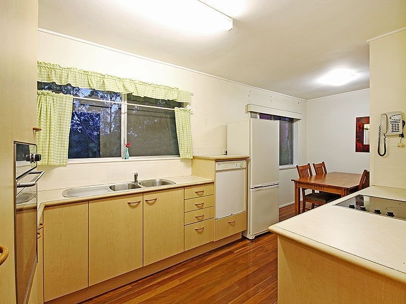 27 Ferol Street, Coorparoo QLD 4151