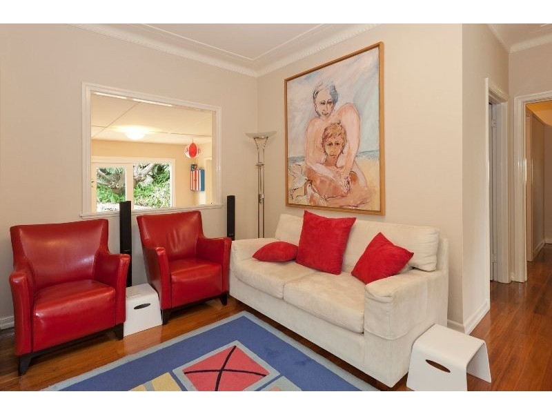 16 Ernest Street, Morningside QLD 4170