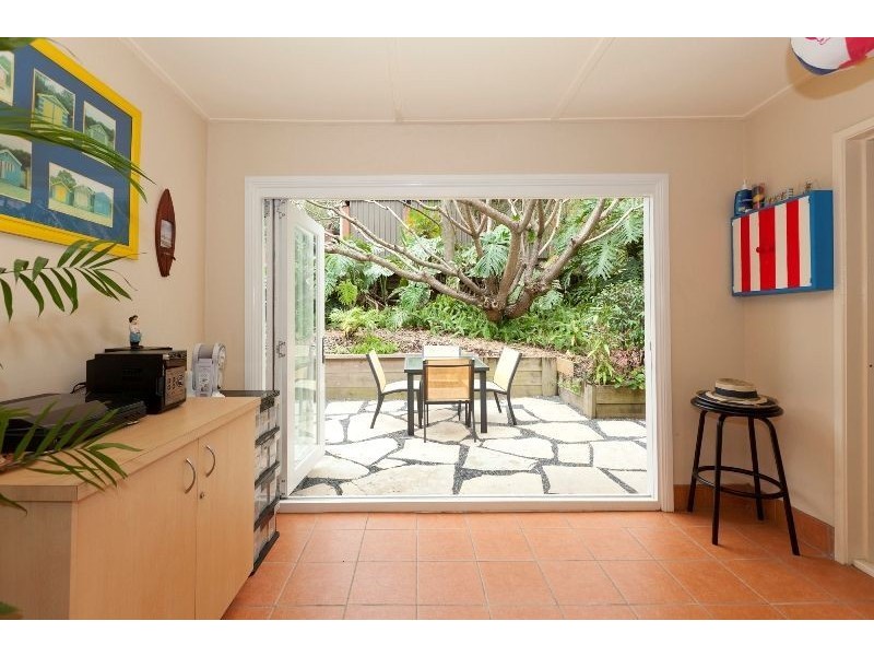 16 Ernest Street, Morningside QLD 4170