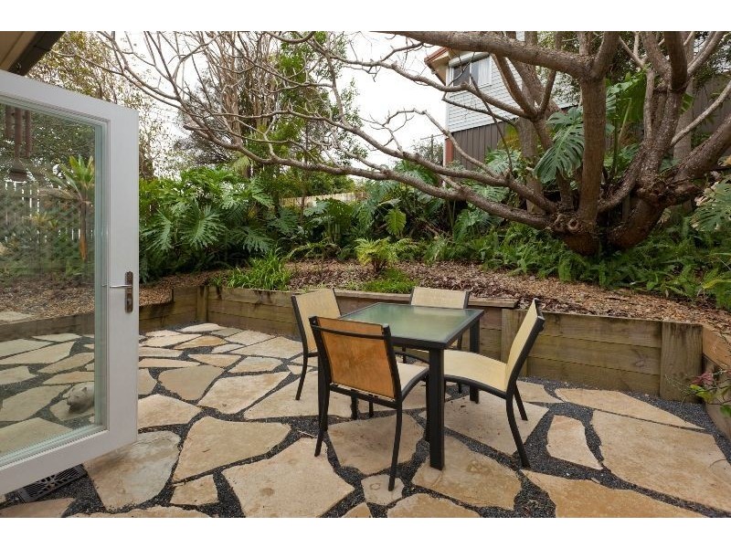 16 Ernest Street, Morningside QLD 4170