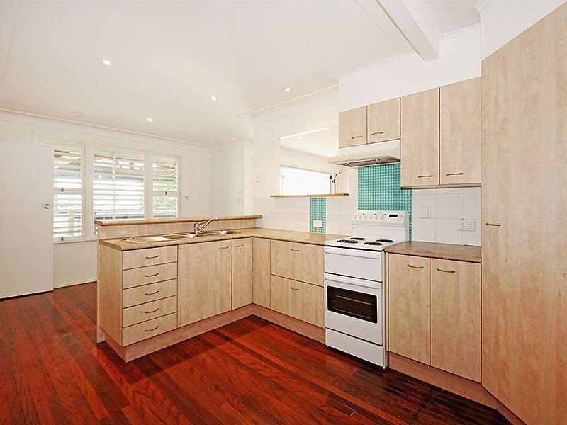 9 Chater Street, Carina QLD 4152