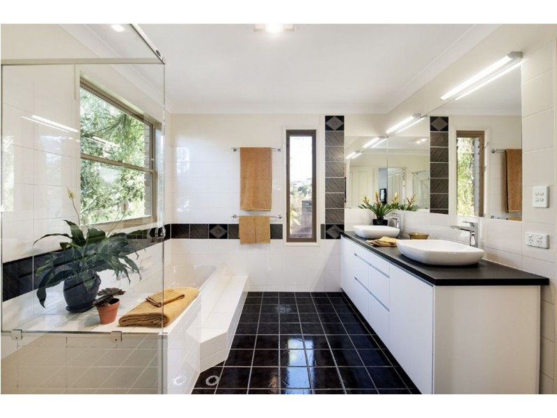 33 Kuranda Street, Balmoral QLD 4171