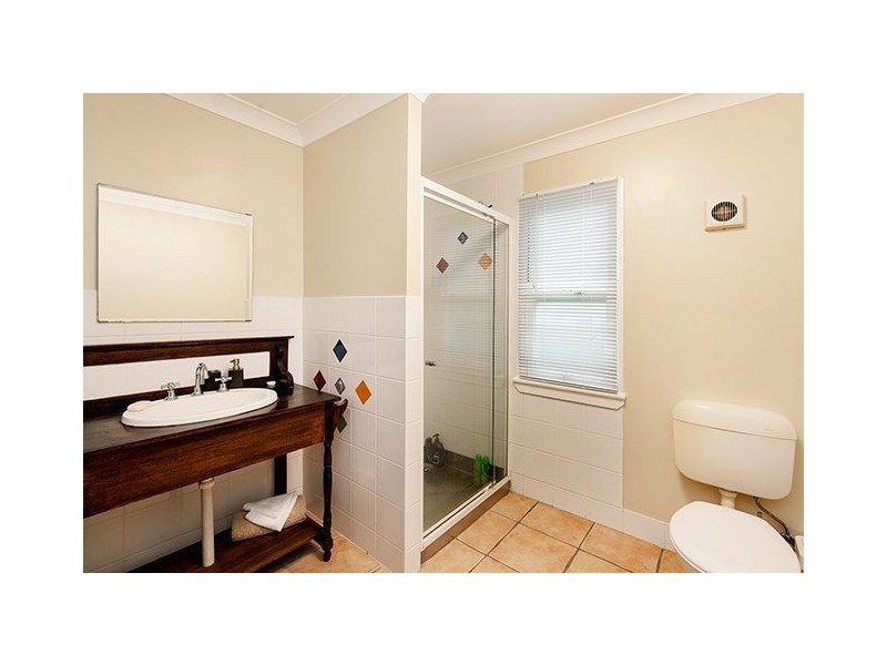 72 Armstrong Road, Cannon Hill QLD 4170