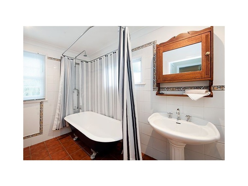 72 Armstrong Road, Cannon Hill QLD 4170