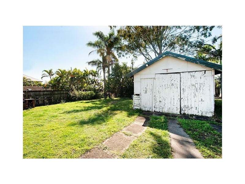 64 Macrossan Avenue, Norman Park QLD 4170