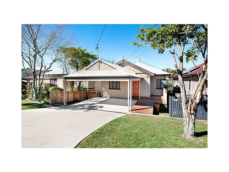 15 Tranters Ave, Camp Hill QLD 4152