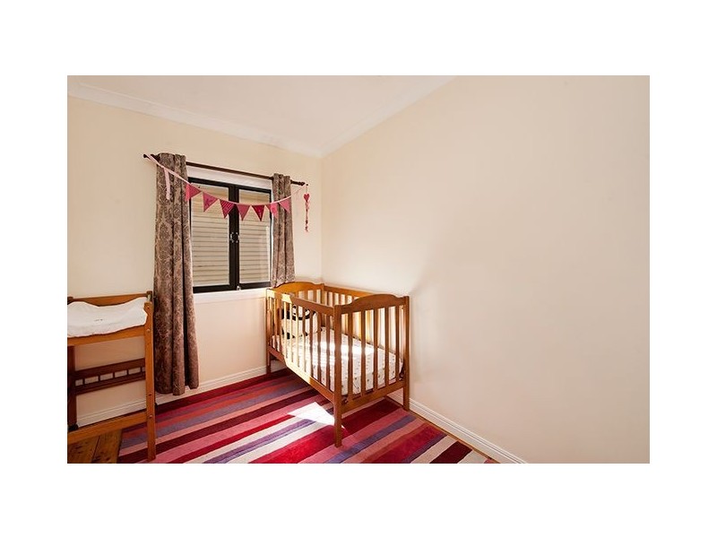 15 Tranters Ave, Camp Hill QLD 4152