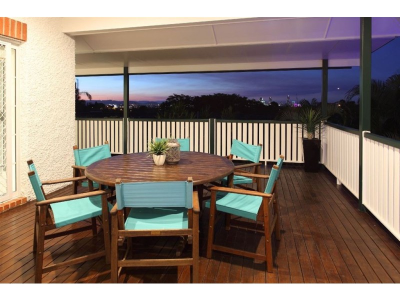 37 Marriott Street, Coorparoo QLD 4151