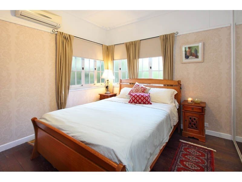 30 Clearview Terrace, Seven Hills QLD 4170