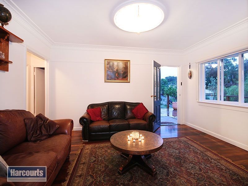 19 Sapphire Street, Holland Park QLD 4121