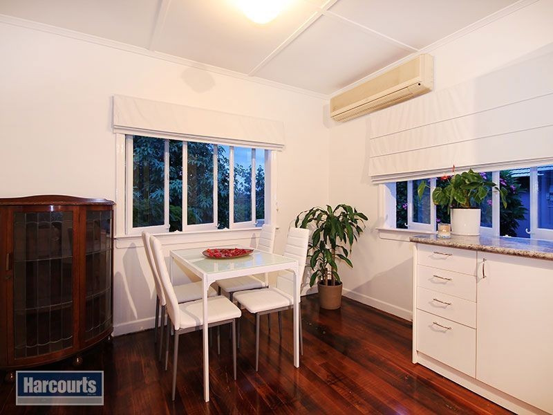 19 Sapphire Street, Holland Park QLD 4121