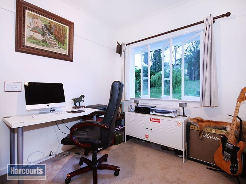 19 Sapphire Street, Holland Park QLD 4121