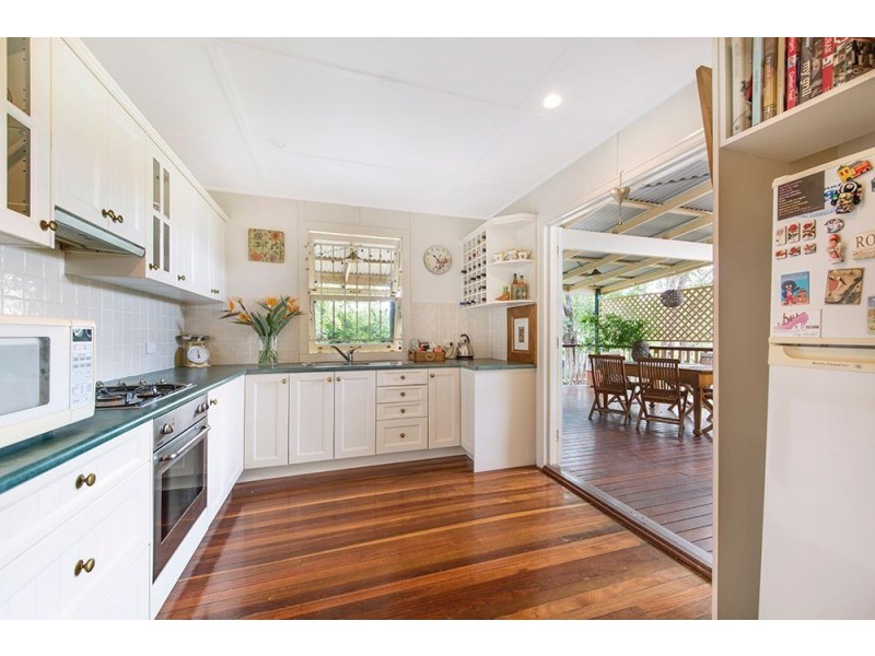 20 Brown Street, Camp Hill QLD 4152