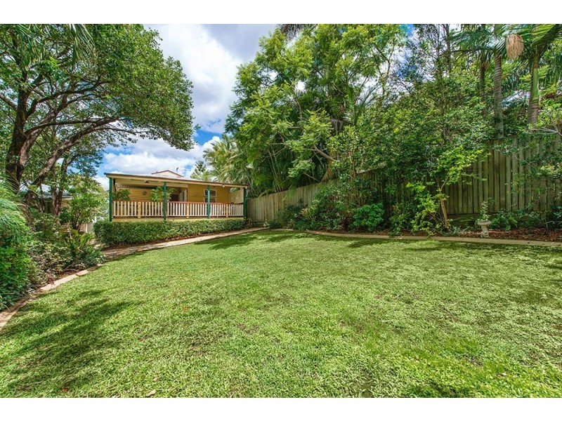 20 Brown Street, Camp Hill QLD 4152
