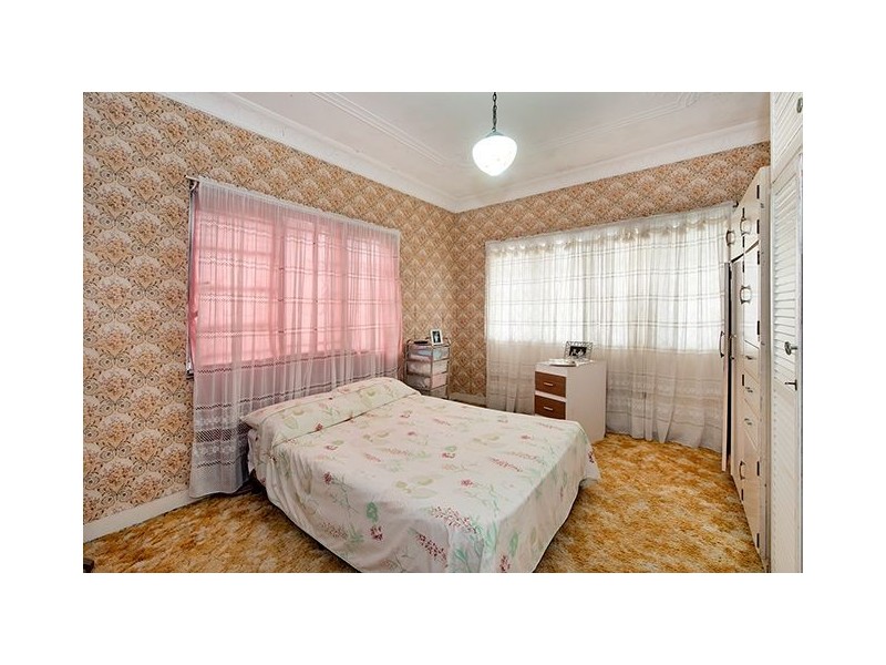 102 Newman Avenue, Camp Hill QLD 4152