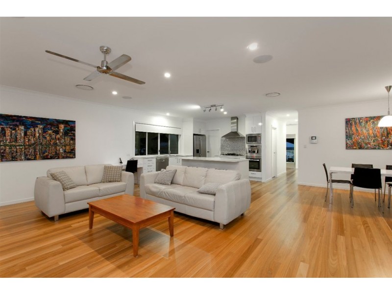 8 Bisley Place, Wakerley QLD 4154