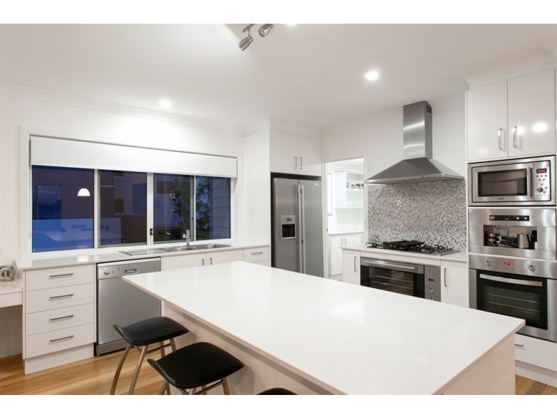 8 Bisley Place, Wakerley QLD 4154