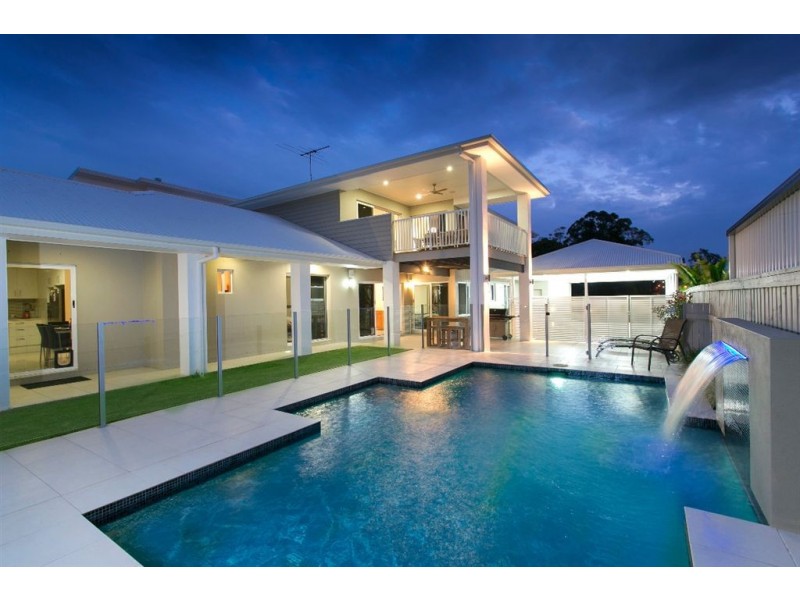 8 Bisley Place, Wakerley QLD 4154