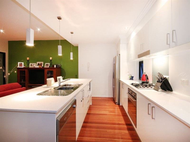 2/4 Kates Street, Morningside QLD 4170