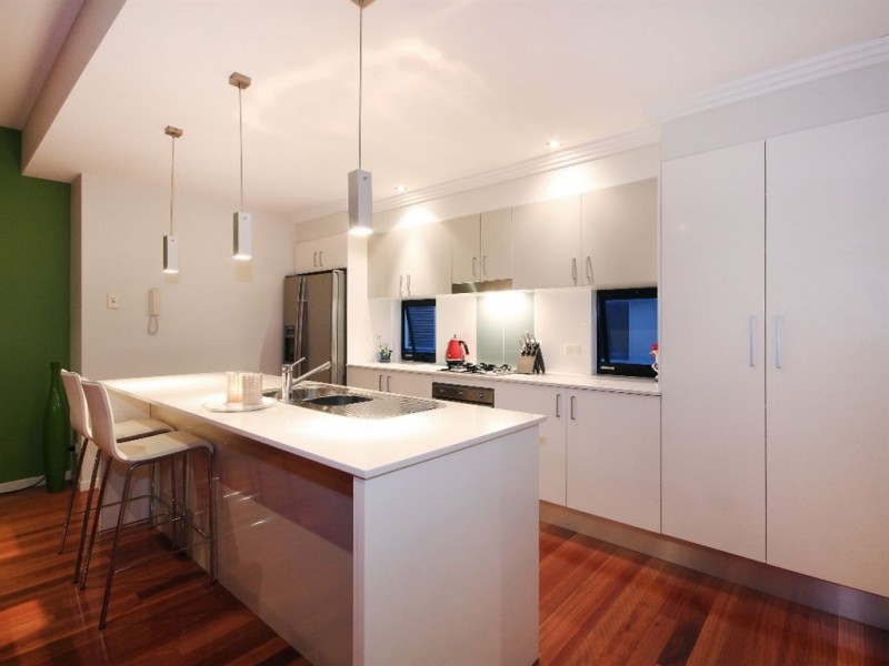 2/4 Kates Street, Morningside QLD 4170