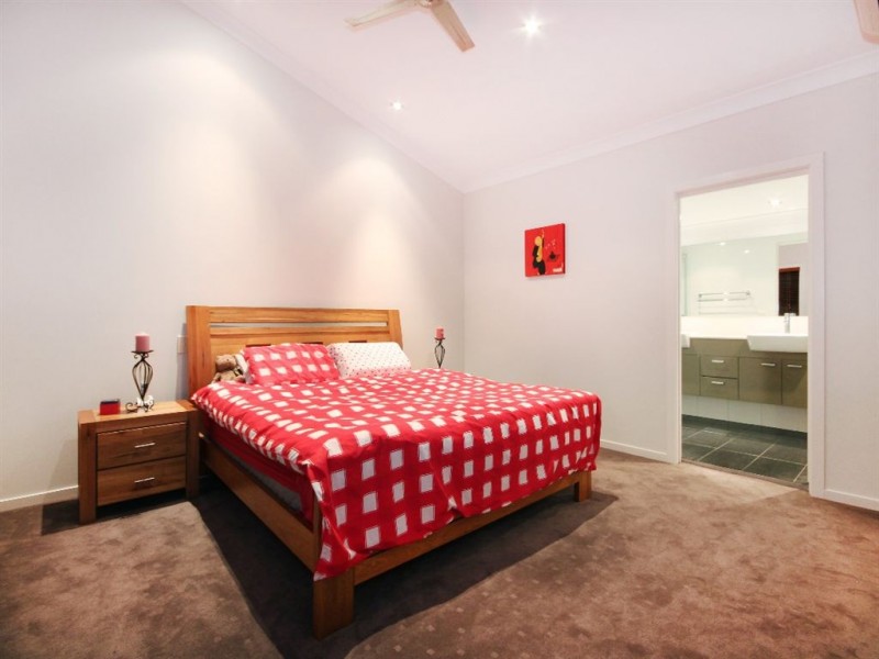 2/4 Kates Street, Morningside QLD 4170