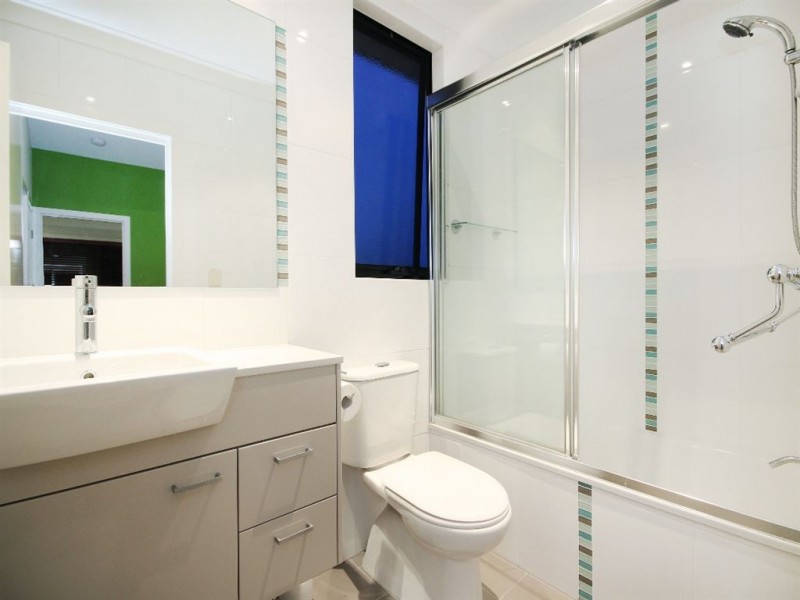 2/4 Kates Street, Morningside QLD 4170