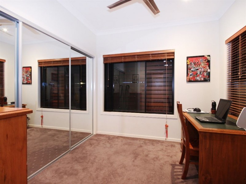 2/4 Kates Street, Morningside QLD 4170
