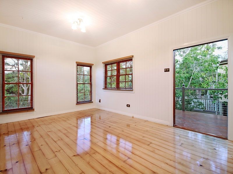 158 Macrossan Avenue, Norman Park QLD 4170