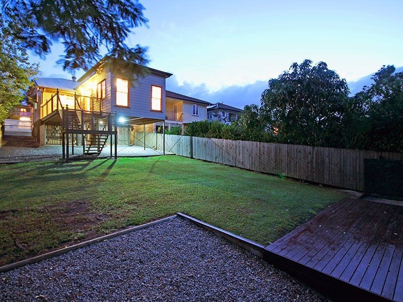 158 Macrossan Avenue, Norman Park QLD 4170