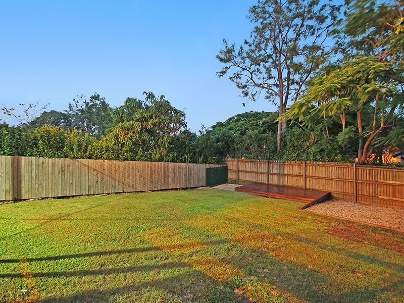 158 Macrossan Avenue, Norman Park QLD 4170