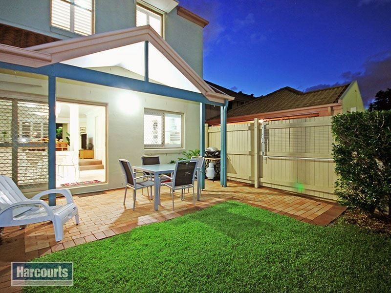 93 Coutts Street, Bulimba QLD 4171