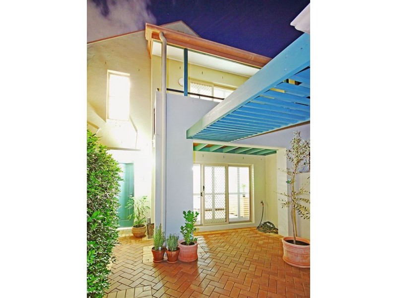 93 Coutts Street, Bulimba QLD 4171