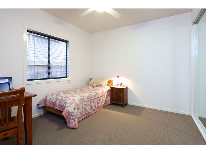 36 Macrossan Avenue, Norman Park QLD 4170