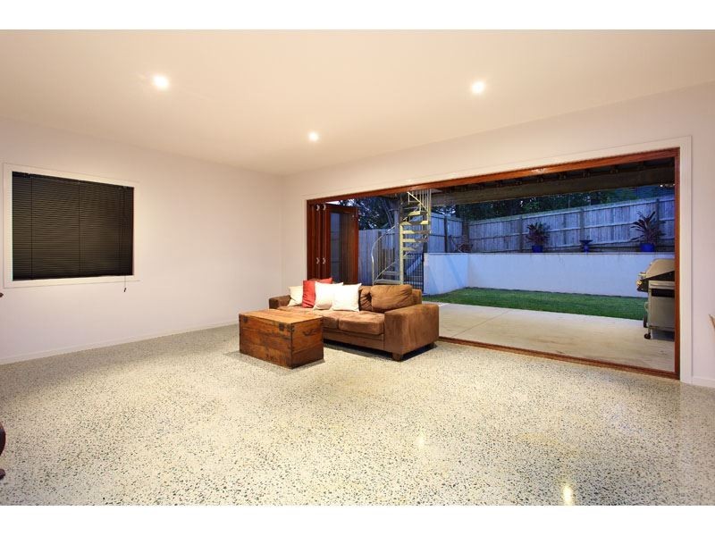 36 Macrossan Avenue, Norman Park QLD 4170