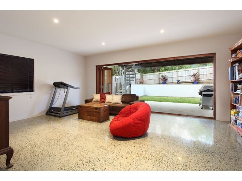 36 Macrossan Avenue, Norman Park QLD 4170