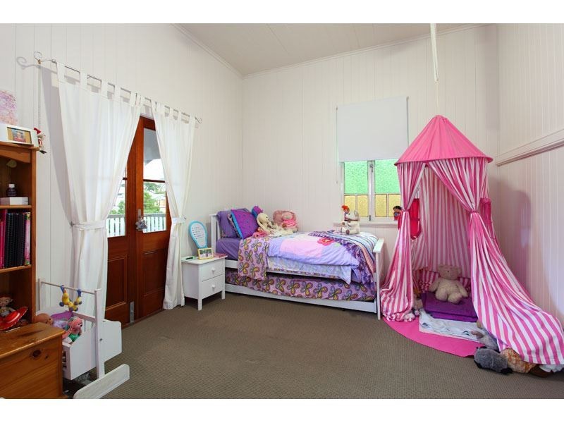36 Macrossan Avenue, Norman Park QLD 4170