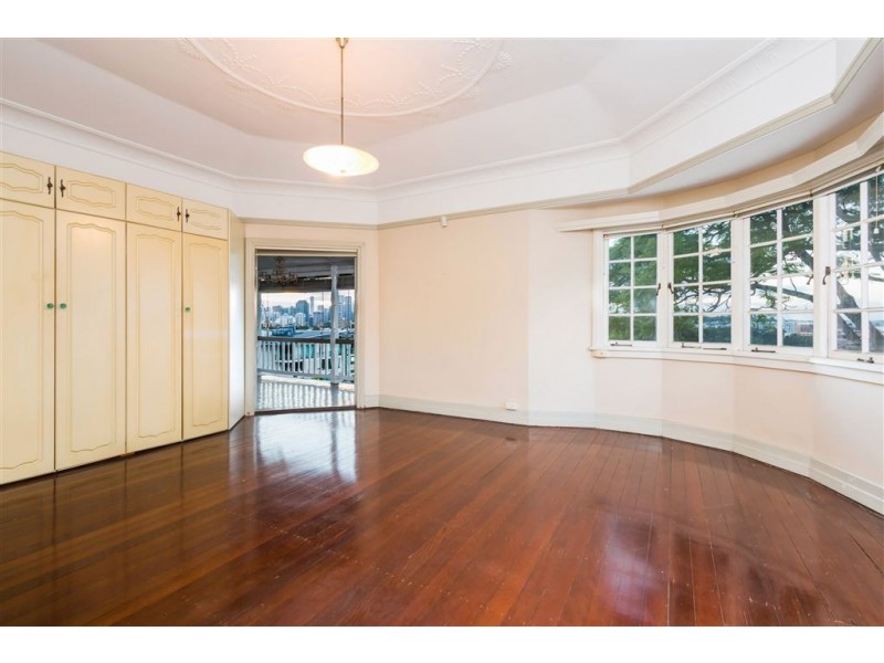 125 Wynnum Road, Norman Park QLD 4170