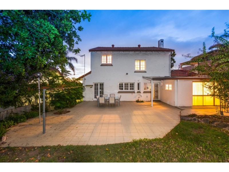 125 Wynnum Road, Norman Park QLD 4170