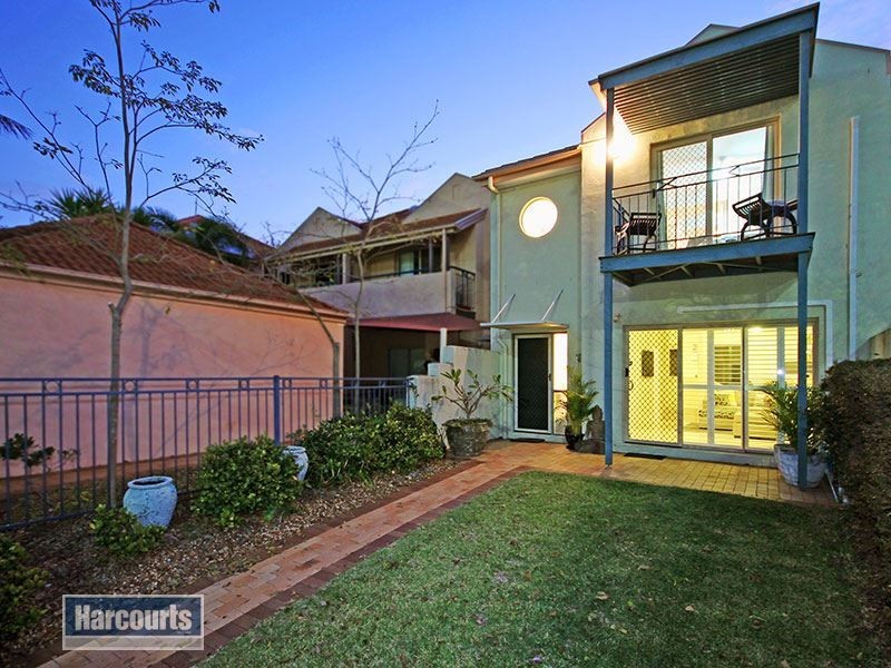 68a Kenbury Street, Bulimba QLD 4171