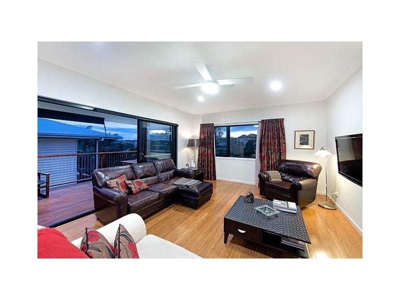 15 Kuranda Street, Balmoral QLD 4171