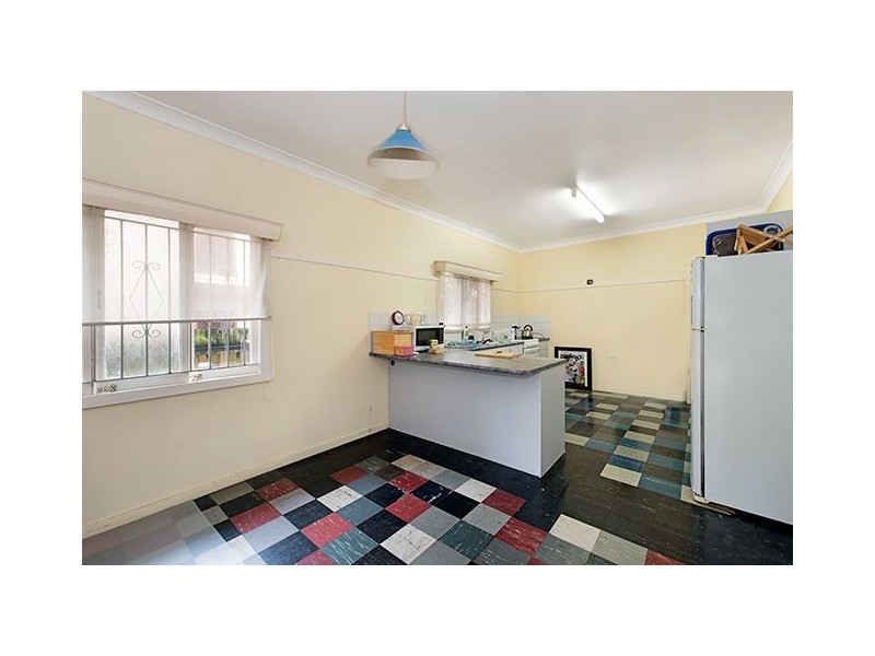 17 Gladstone Street, Coorparoo QLD 4151