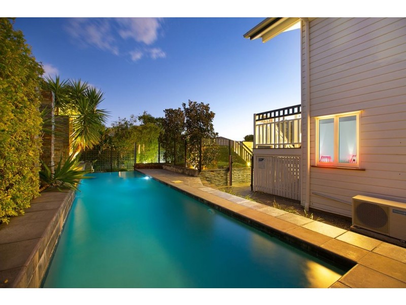 158 Barton Road, Hawthorne QLD 4171