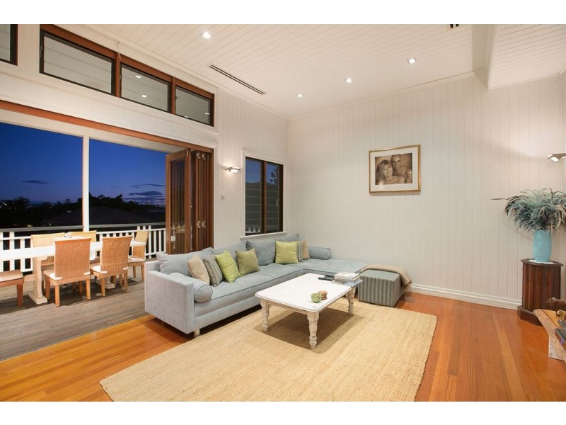 158 Barton Road, Hawthorne QLD 4171