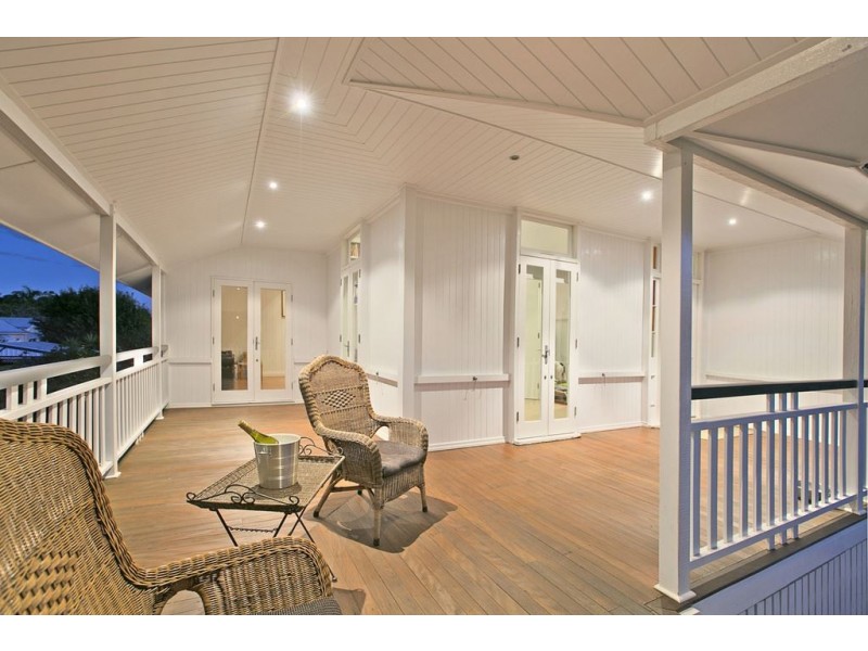 158 Barton Road, Hawthorne QLD 4171