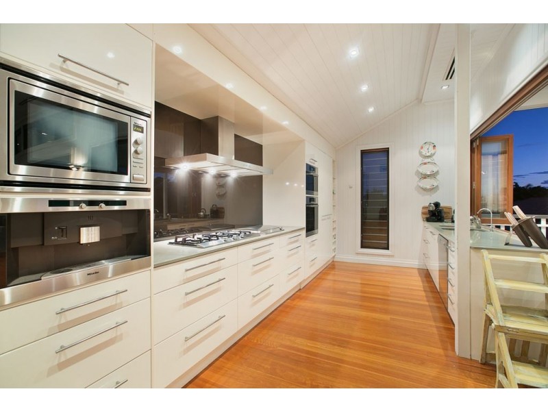 158 Barton Road, Hawthorne QLD 4171