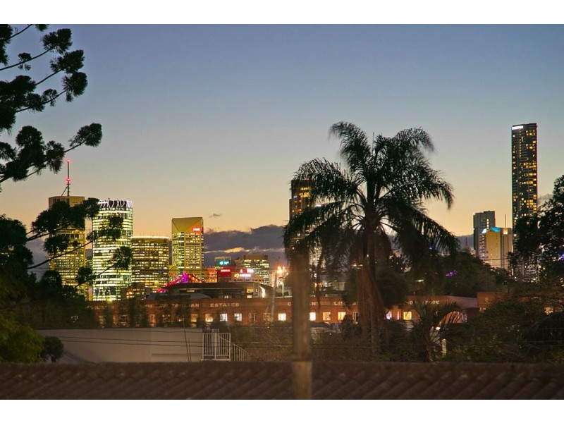 158 Barton Road, Hawthorne QLD 4171