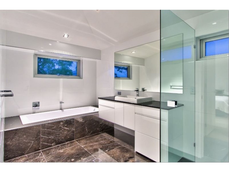 1 Scott Street, Hawthorne QLD 4171