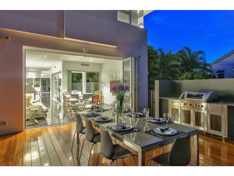 1 Scott Street, Hawthorne QLD 4171