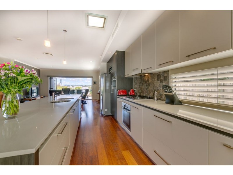 1/23 Collings Street, Balmoral QLD 4171