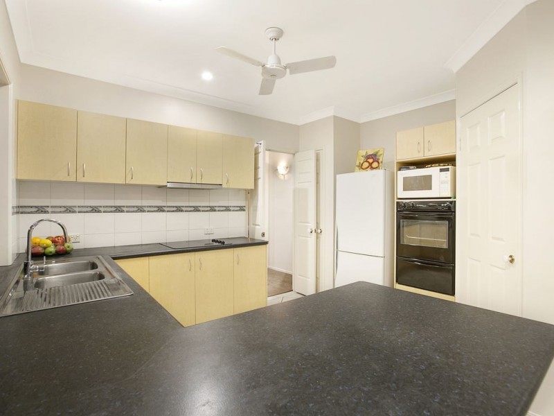 4 Coronet Close, Carindale QLD 4152